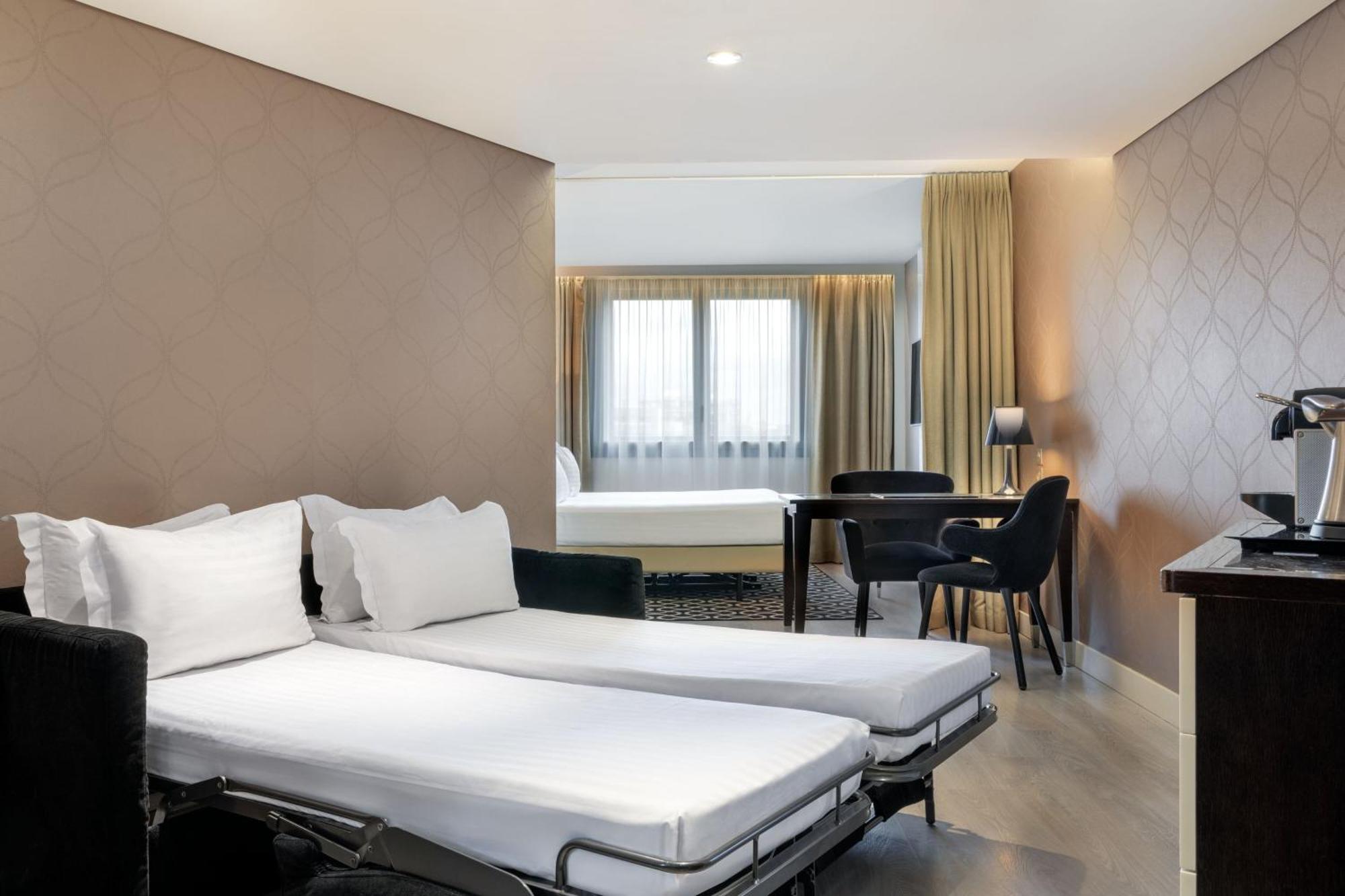 Ac Hotel Paris Porte Maillot By Marriott Exterior foto